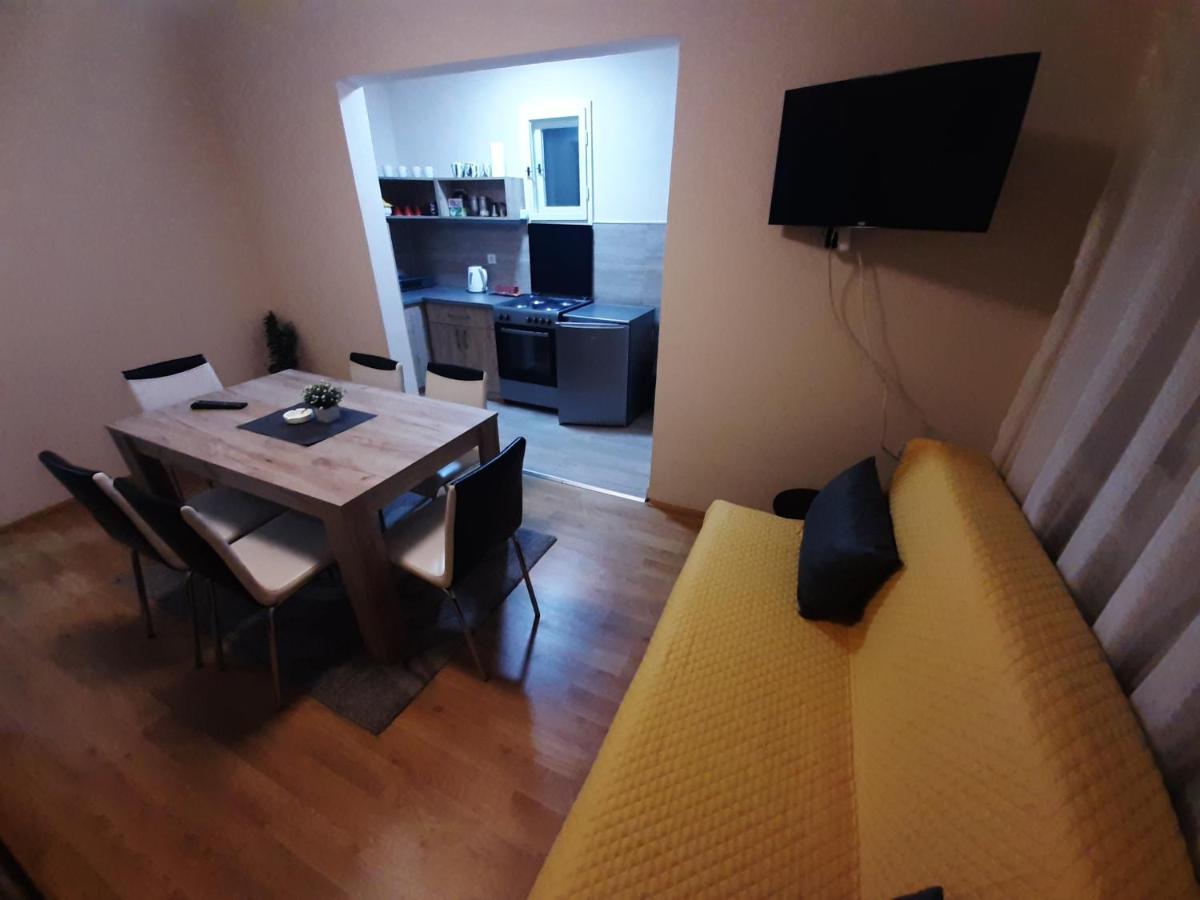 Haus Apartman Zajecar M&L Buitenkant foto